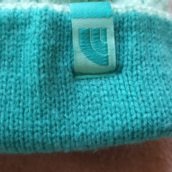 The North Face girls hat - Picture 4 of 6